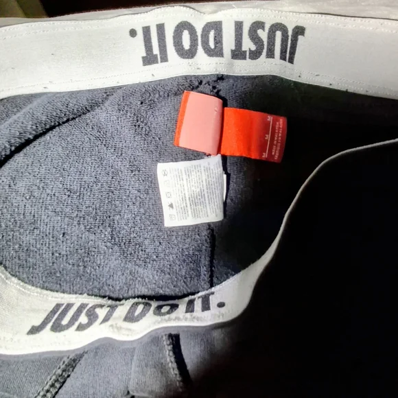 Nike Vintage Men's Black Joggers with White Logo - Picture 3 of 8